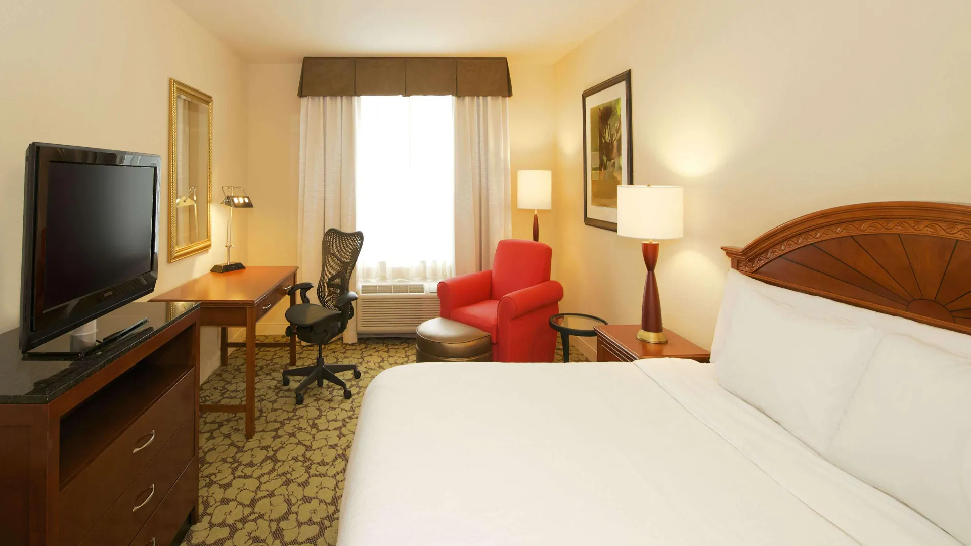 Hilton Garden Inn Virginia Beach Town Center Hotel